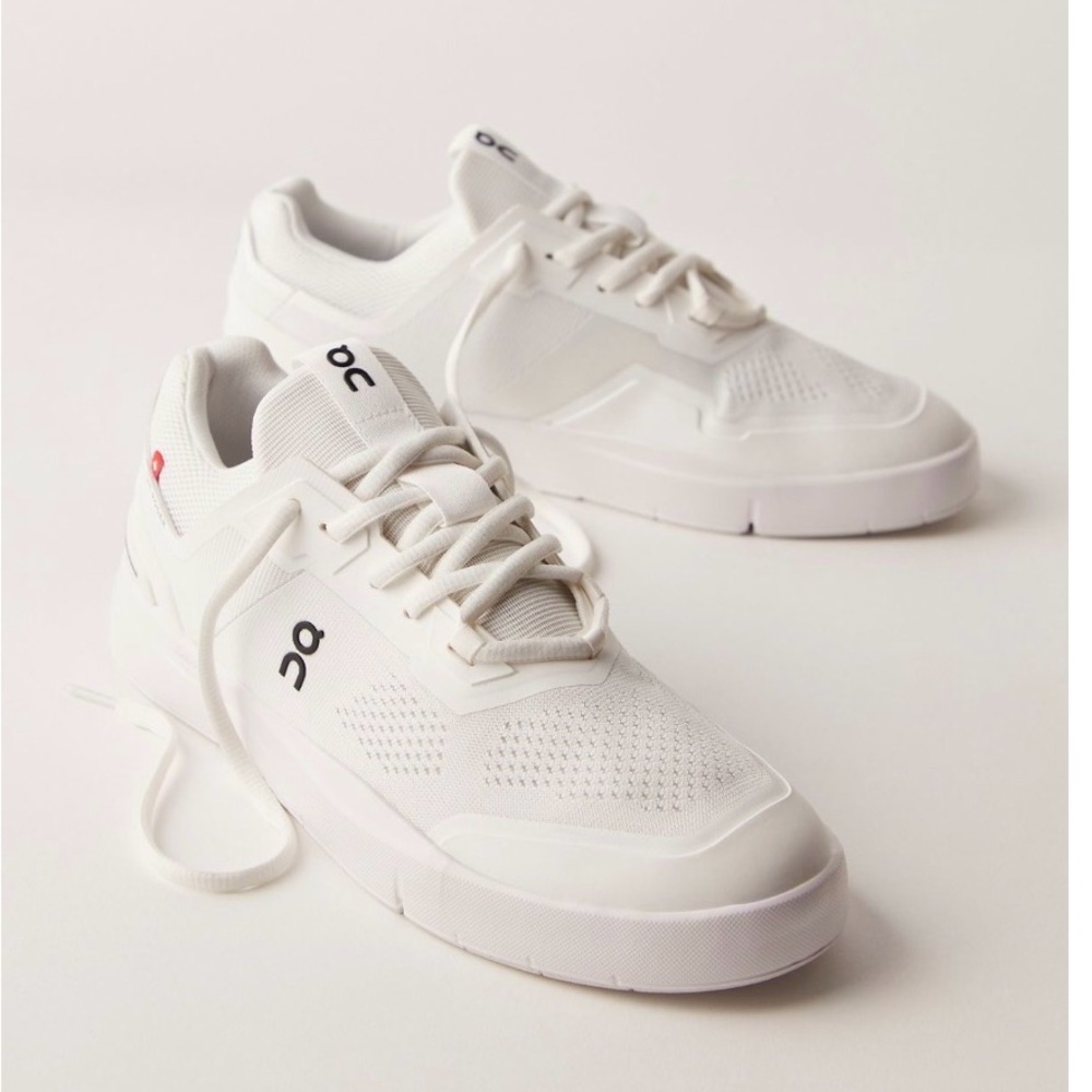 On Cloud On the Roger Spin Sneakers